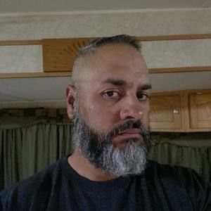 Meet your Posher, Ramiro